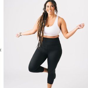 ZYIA ACTIVE Black Pocket Light n Tight Hi-Rise Capri 20" RC  SIZE 16-18